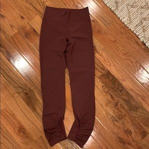 Burgundy/maroon Lululemon leggings with cute ankle